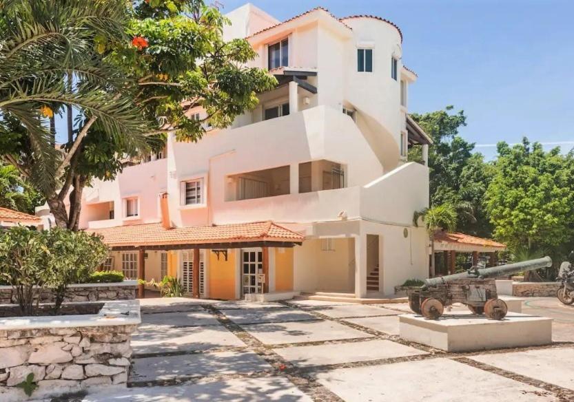 Private Rooms In A Hotel-Type Apartment - Super Located Puerto Aventuras Esterno foto